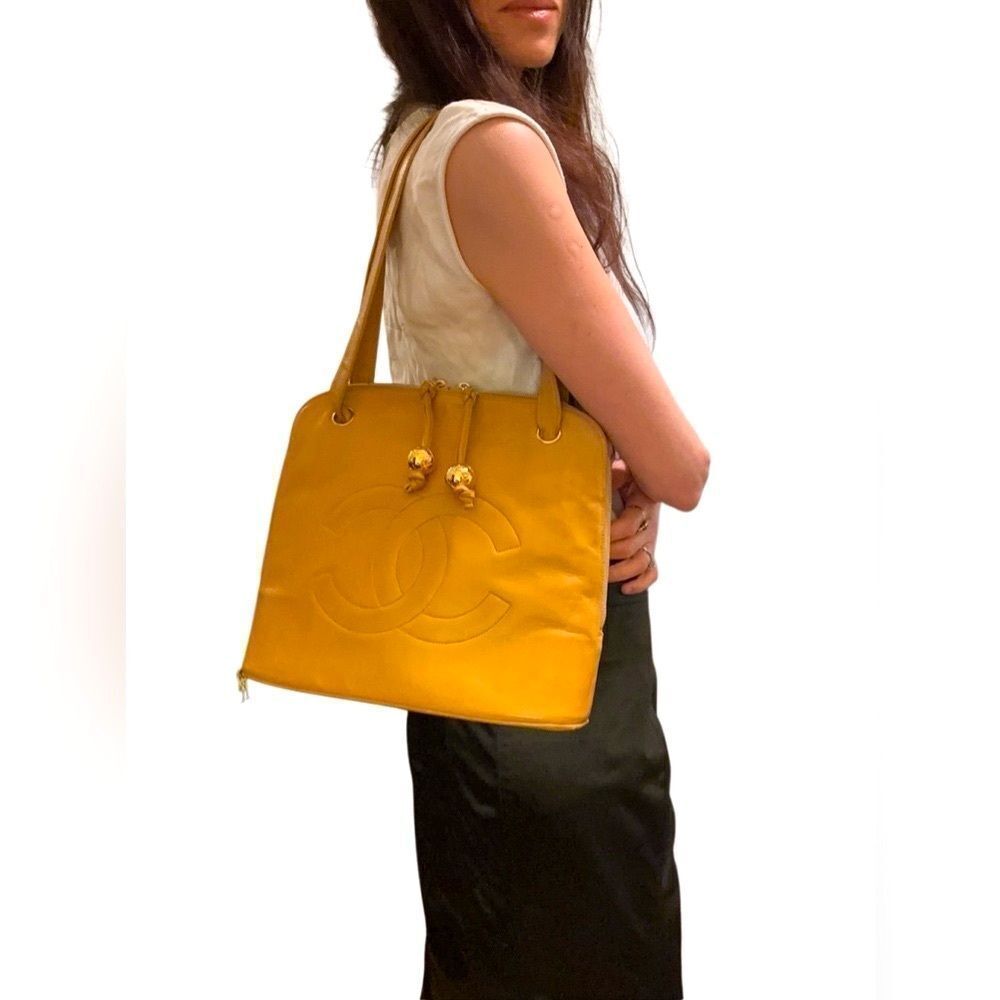 Chanel light brown tote - Picture 3 of 16